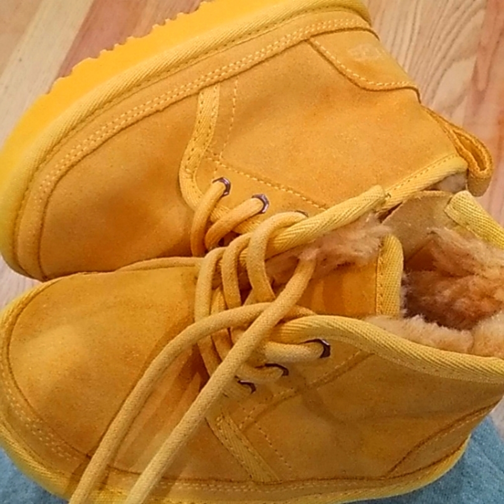 Ugg boots toddlers 7c